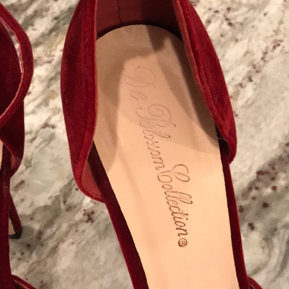 Red velvet heels 8 - Picture 4 of 5